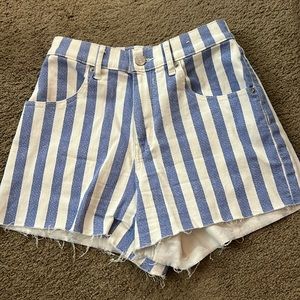 Express Super High Rise Mom Short